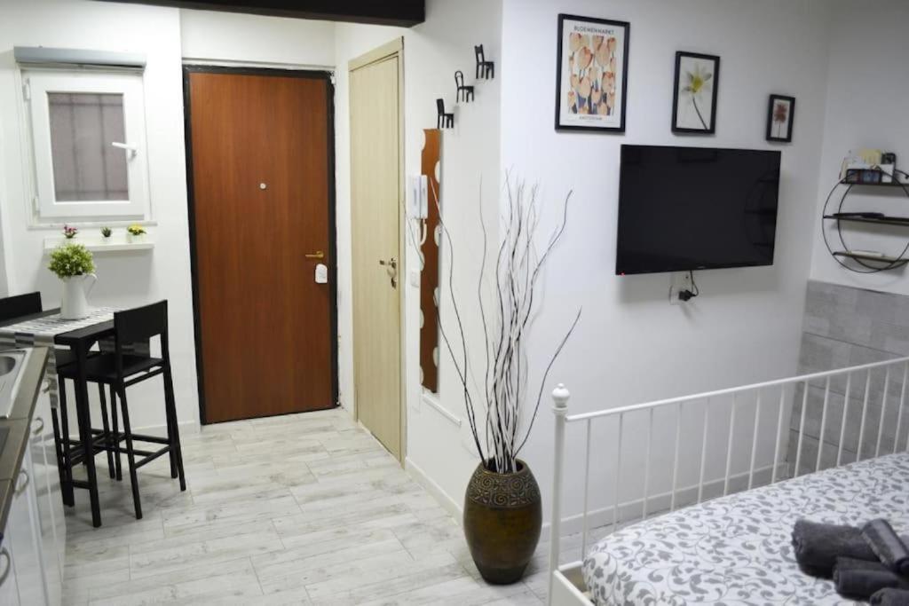 Casa Mya - Studio Flat 那不勒斯 外观 照片
