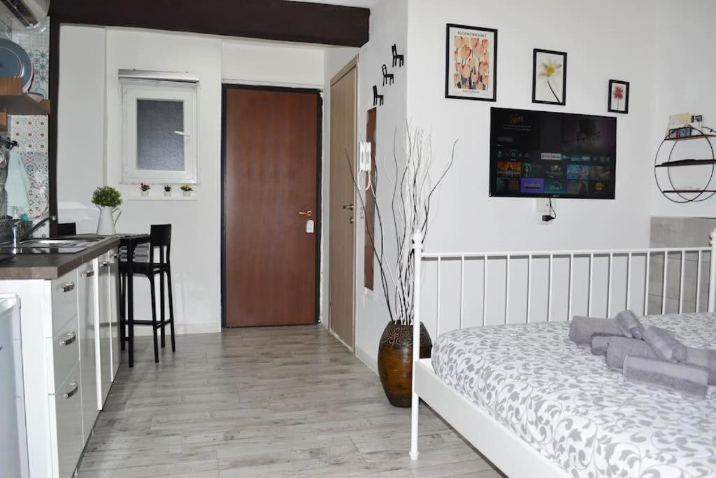 Casa Mya - Studio Flat 那不勒斯 外观 照片